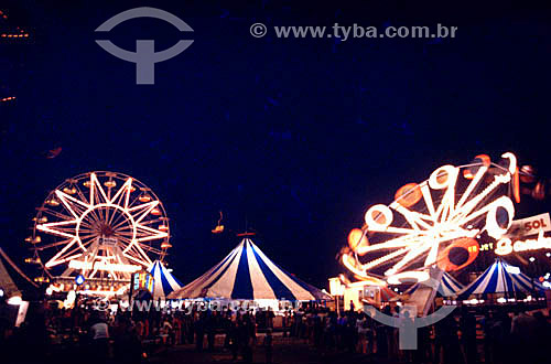  Parque de diversões - Roda gigante, circo e outras atrações / Data: 1996 