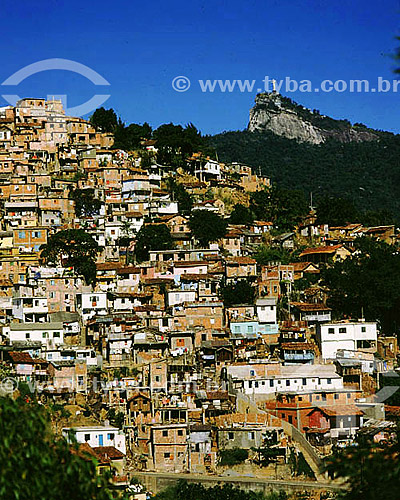  Favela e o Cristo Redentor ao fundo - Rio de Janeiro - RJ - Brasil  - Rio de Janeiro - Rio de Janeiro - Brasil