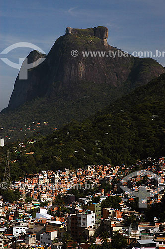  Vista aérea da favela Rocinha com Pedra da Gávea ao fundo - Rio de Janeiro - RJ - Brasil  - Rio de Janeiro - Rio de Janeiro - Brasil