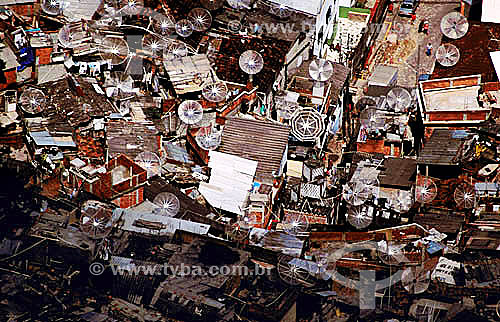  Antenas parabólicas na favela Favela Dona Marta - Botafogo - Rio de Janeiro - RJ - Brasil / Data: 06/2000 