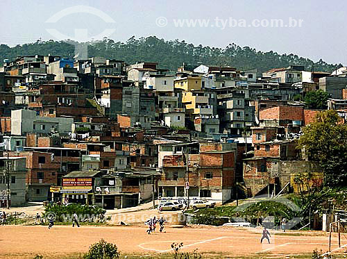  Meninos jogando futebol em uma favela - Sao Bernardo do Campo - SP  - São Bernardo do Campo - São Paulo - Brasil
