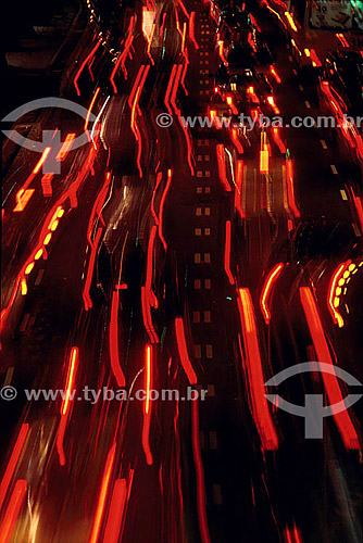  Efeito visual: luzes dos carros em auto-estrada 
