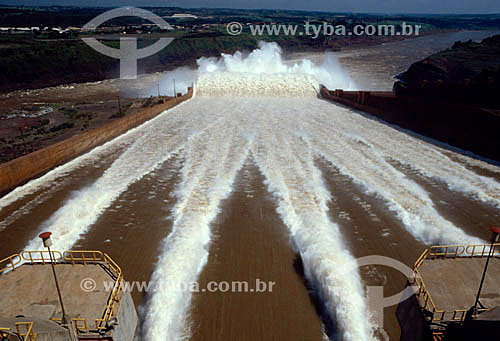  Industrial - Vazão de água - Hidroelétrica de Itaipú - PR - Brasil  - Paraná - Brasil