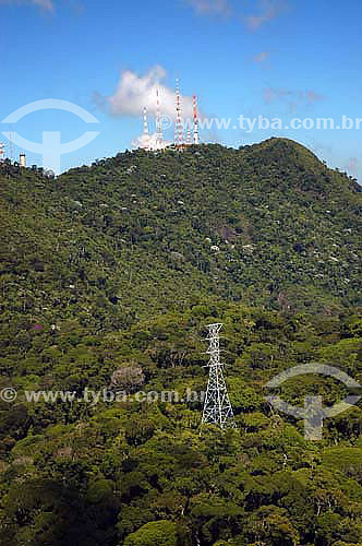  Vista aérea de linhas de transmissão de energia elétrica em meio a mata fechada nos morros do Rio de Janeiro - RJ - Brasil  - Rio de Janeiro - Rio de Janeiro - Brasil