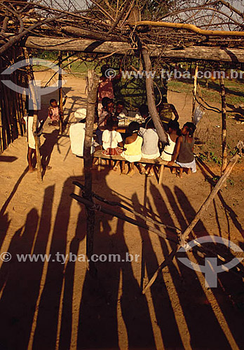  Assunto: Professora e crianças em escola rural improvisada no interior da Bahia  / Local: Bahia (BA) - Brasil / Data: 1998 