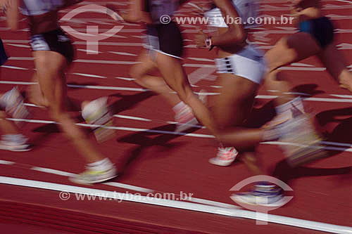  Esporte - atletas correndo 