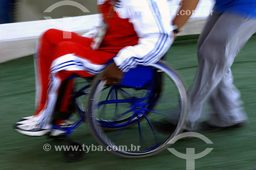  Atleta paraplégico em cadeira de roda 