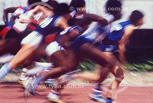  Esporte - atletas correndo 