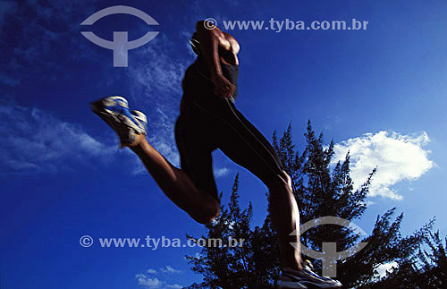 Esporte - atletismo - Salto em distância 