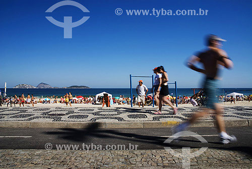  Homem correndo na ciclovia - Lazer na praia de Ipanema - Rio de Janeiro - RJ - Brasil  - Rio de Janeiro - Rio de Janeiro - Brasil