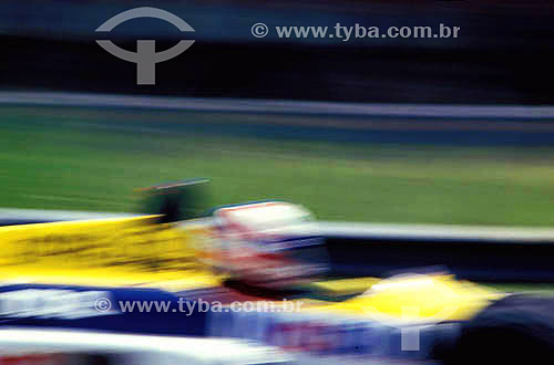  Automobilismo - carro de Fórmula 1 em teste de pneus em fevereiro/1986 