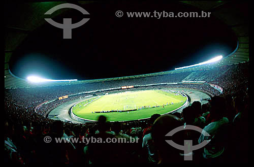  Estádio do Maracanã   à noite, lotado de torcedores - Maracanã - Rio de Janeiro - RJ - Brasil / Data: 2007   O estádio é Patrimônio Histórico Nacional desde 26-12-2000. 