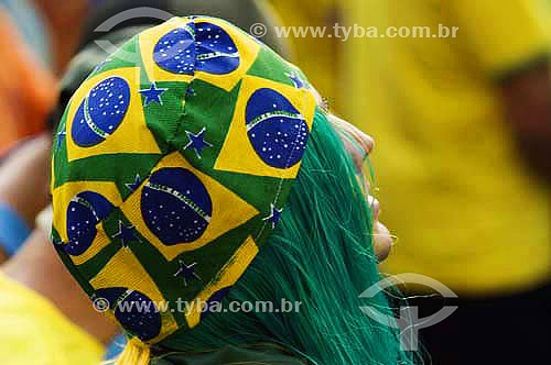  Mulher com torcida brasileira durante a Copa do Mundo de 2006 reunida no Vale do Anhangabaú - São Paulo - SP - Brasil - Junho de 2006  - São Paulo - São Paulo - Brasil