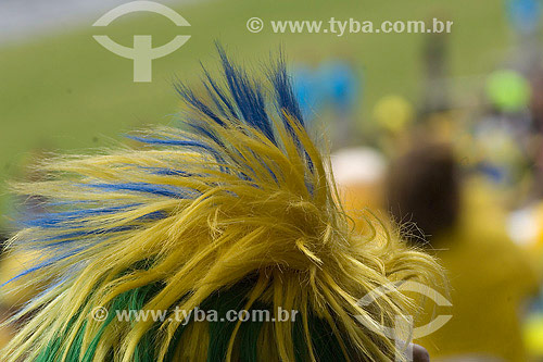  Detalhe de cabelo feminino pintado com as cores do Brasil - Torcida - Jogos Pan-americanos Rio 2007 - Rio de Janeiro - RJ - Brasil - Julho de 2007  - Rio de Janeiro - Rio de Janeiro - Brasil