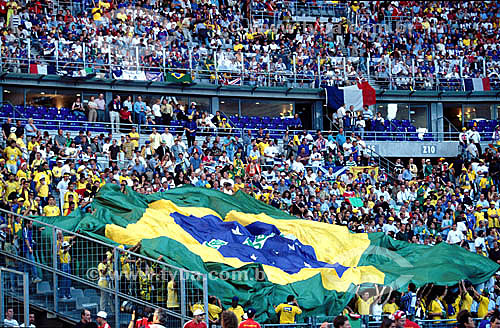  Jogo de futebol Brasil x França - Copa do Mundo de 1998 - torcida do Brasil  - França 