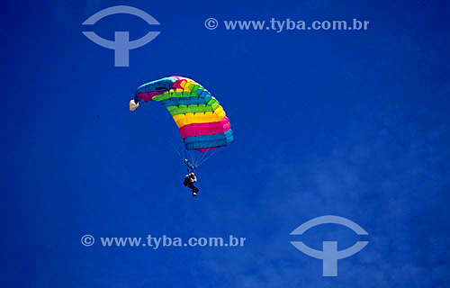  Assunto: Pessoa praticando paraquedismo / Local: Rio de Janeiro (RJ) - Brasil / Data: 02/2008 