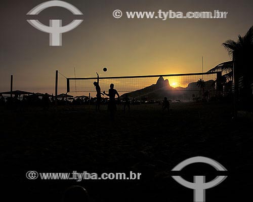  Vôlei ao pôr-do-sol na praia de Ipanema - Rio de Janeiro - RJ  - Rio de Janeiro - Rio de Janeiro - Brasil
