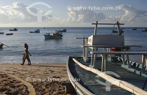  Barcos e pessoas caminhando na Praia de Pajuçara - Maceió - Alagoas - Brasil - Março 2006  - Maceió - Alagoas - Brasil