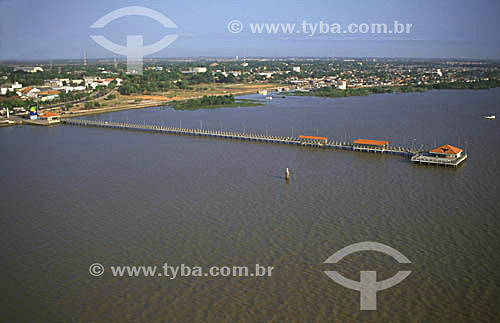  Imagem aérea do trapiche Eliézer Levy sobre o Rio Amazonas, na frente da cidade de Macapá - AP - março de 2000.  - Macapá - Amapá - Brasil