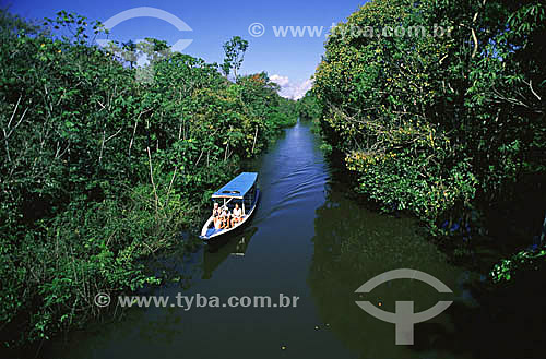  Canoa coberta para passeios turísticos - Parque Ecológico do January - Manaus - AM - julho de 2001  - Manaus - Amazonas - Brasil