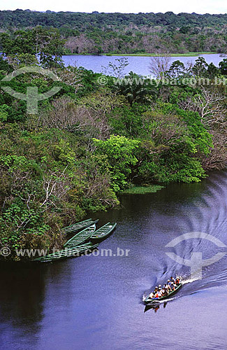  Turistas em passeio de canoa pelo rio Ariaú - 
Hotel de Selva Ariaú Amazon Towers - Amazônia - Município de Iranduba - AM - Brasil - julho de 2001  - Iranduba - Amazonas - Brasil