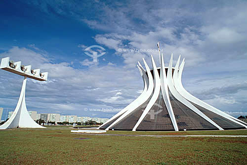  Catedral de Brasília (1) - Brasília (2) - DF - Brasil

(1) A Catedral é Patrimônio Histórico Nacional desde 13-08-85.
(2) A cidade de Brasília é Patrimônio Mundial pela UNESCO desde 11-12-1987.  - Brasília - Distrito Federal - Brasil