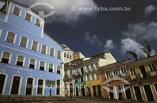  Casarios multicoloridos do Pelourinho e a Fundação Casa de Jorge Amado à esquerda - Salvador  - BA - Brasil - Data: 2005

  A cidade é Patrimônio Mundial pela UNESCO desde 06-12-1985. 