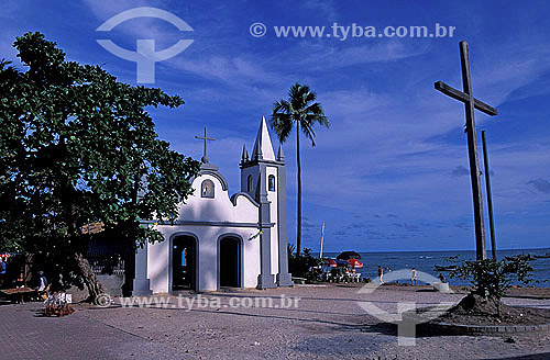  Capela e cruz na Praia do Forte - Mata de São João - Bahia - Novembro 2001  - Mata de São João - Bahia - Brasil