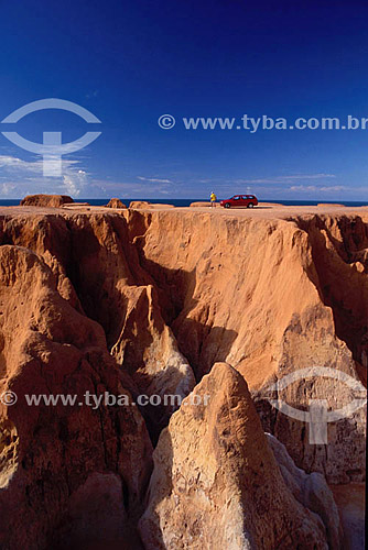  Falésias de Morro Branco mostrando o caminho entre elas conhecido como Labirinto - CE - Brasil  - Beberibe - Ceará - Brasil