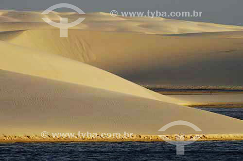  Dunas de areia e lagoas de água doce - Parque Nacional dos Lençóis Maranhenses - MA - Brasil  Fevereiro de 2006  - Maranhão - Brasil