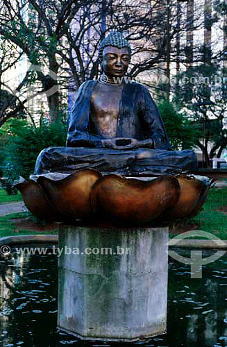  Estátua de Buda - Praça Japão - Curitiba - Paraná - Brasil - Agosto de 2001  - Curitiba - Paraná - Brasil