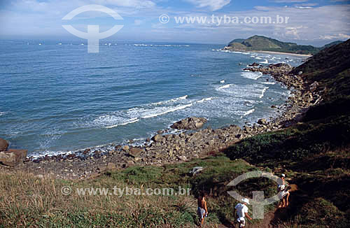  Turismo ecológico na Ilha do Mel  - Morro do Sabão - PR - Brasil / Data: 2001

  O trecho da Mata Atlântica que inicia-se na Serra da Juréia, em Iguape/SP e vai até à Ilha do Mel, em Paranaguá/PR é Patrimônio Mundial Natural da UNESCO desde 1999.  