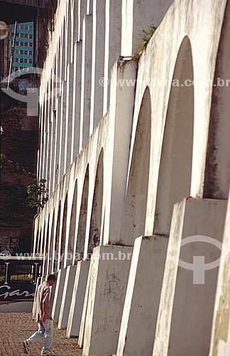  Arcos da Lapa - Rio de Janeiro - RJ - Brasil 

  Aqueduto em estilo romano do século XVIII (Rio colonial), com uma dupla arcada de 42 arcos. Patrimônio Histórico Nacional desde 05-04-1938.  - Rio de Janeiro - Rio de Janeiro - Brasil