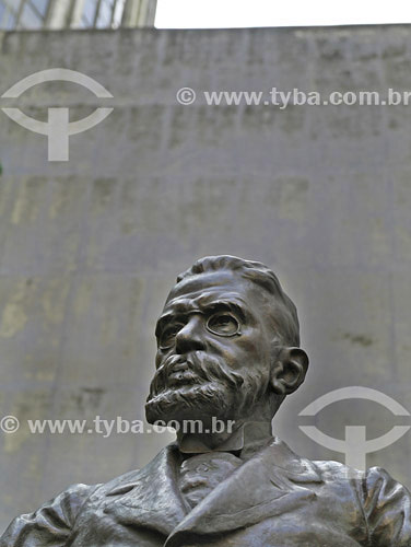  Estátua de Machado de Assis do escultor Humberto Cozzo - Academia Brasileira de Letras (ABL) - Rio de Janeiro - RJ - Brasil. Data: Fevereiro 2008 