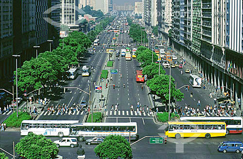  Cena da vida urbana - Movimento de carros e pessoas na Avenida Presidente Vargas - Rio de Janeiro - RJ - Brasil / Data: 2008 