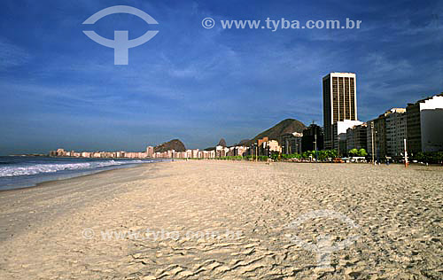  Praia de Copacabana  sem banhistas vista da Praia do Leme com o Hotel Meridian e outros prédios à direita - Rio de Janeiro - RJ - Brasil  - Rio de Janeiro - Rio de Janeiro - Brasil