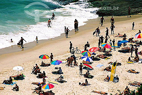  Banhistas na Praia do Diabo - Ipanema - Rio de Janeiro - RJ - Brasil  - Rio de Janeiro - Rio de Janeiro - Brasil