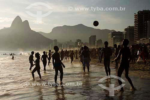  Banhistas na praia de Ipanema - Rio de Janeiro - RJ - Brasil  - Rio de Janeiro - Rio de Janeiro - Brasil