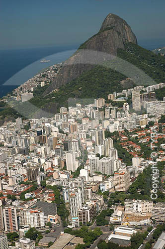  Vista aérea dos prédios do Leblon com Morro Dois Irmãos  - Rio de Janeiro - RJ - Brasil - obs.: foto digital 

 O Morro Dois Irmãos é Patrimônio Histórico Nacional desde 08-08-1973.  - Rio de Janeiro - Rio de Janeiro - Brasil