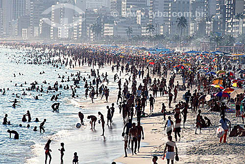  Praia de Ipanema lotada de banhistas  - Rio de Janeiro - Rio de Janeiro - Brasil