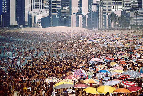  Praia de Ipanema lotada - Rio de Janeiro - RJ - Brasil  - Rio de Janeiro - Rio de Janeiro - Brasil