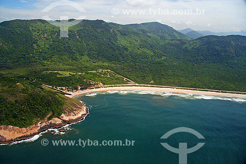  Vista aérea da Praia de Grumari, região transformada em Área de Proteção Ambiental (APA), em 1986, e tombada pelo Instituto Estadual do Patrimônio Cultural (INEPAC) - Rio de Janeiro - RJ - Brasil - Janeiro de 2008  - Rio de Janeiro - Rio de Janeiro - Brasil