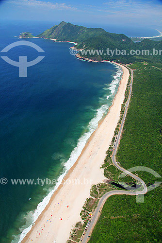  Vista aérea da Praia de Grumari, região transformada em Área de Proteção Ambiental (APA), em 1986, e tombada pelo Instituto Estadual do Patrimônio Cultural (INEPAC) - Rio de Janeiro - RJ - Brasil - Janeiro de 2008  - Rio de Janeiro - Rio de Janeiro - Brasil