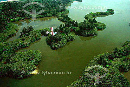 Vista aérea de ultraleve sobrevoando a Lagoa de Marapendi - Barra da Tijuca - Rio de Janeiro - RJ - Brasil  - Rio de Janeiro - Rio de Janeiro - Brasil