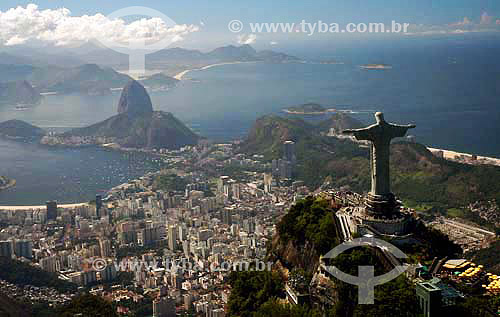  Vista Aérea da estátua do Cristo Redentor com Pão de Açucar ao fundo - Rio de Janeiro - RJ - Brasil  - Rio de Janeiro - Rio de Janeiro - Brasil