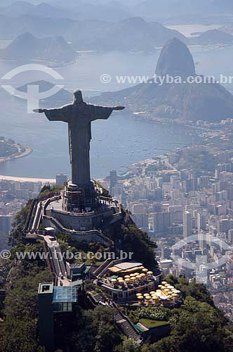  Vista Aérea da estátua do Cristo Redentor com Pão de Açucar ao fundo - Rio de Janeiro - RJ - Brasil  - Rio de Janeiro - Rio de Janeiro - Brasil