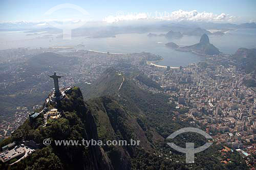  Vista Aérea da estátua do Cristo Redentor com Pão de Açucar ao fundo - Rio de Janeiro - RJ - Brasil  - Rio de Janeiro - Rio de Janeiro - Brasil