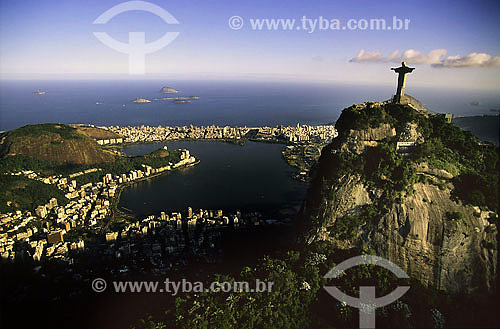  Assunto: Vista aérea do Cristo Redentor no morro do Corcovado / Local: Rio de Janeiro - RJ - Brasil / Data: 2006 