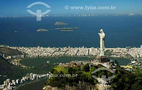  Vista Aérea da estátua do Cristo Redentor com Lagoa Rodrigo de Freitas ao fundo - Rio de Janeiro - RJ - Brasil  - Rio de Janeiro - Rio de Janeiro - Brasil