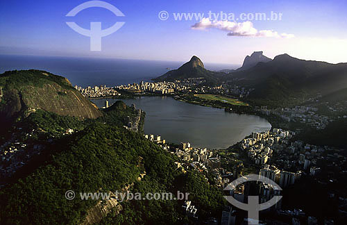  Vista aérea da Lagoa Rodrigo de Freitas com Morro Dois Irmãos e Pedra da Gávea ao fundo - Rio de Janeiro - RJ - Brasil  - Rio de Janeiro - Rio de Janeiro - Brasil